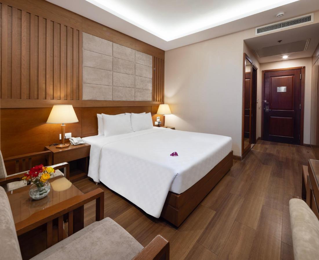 Deluxe Double with Window + Free Mini-bar